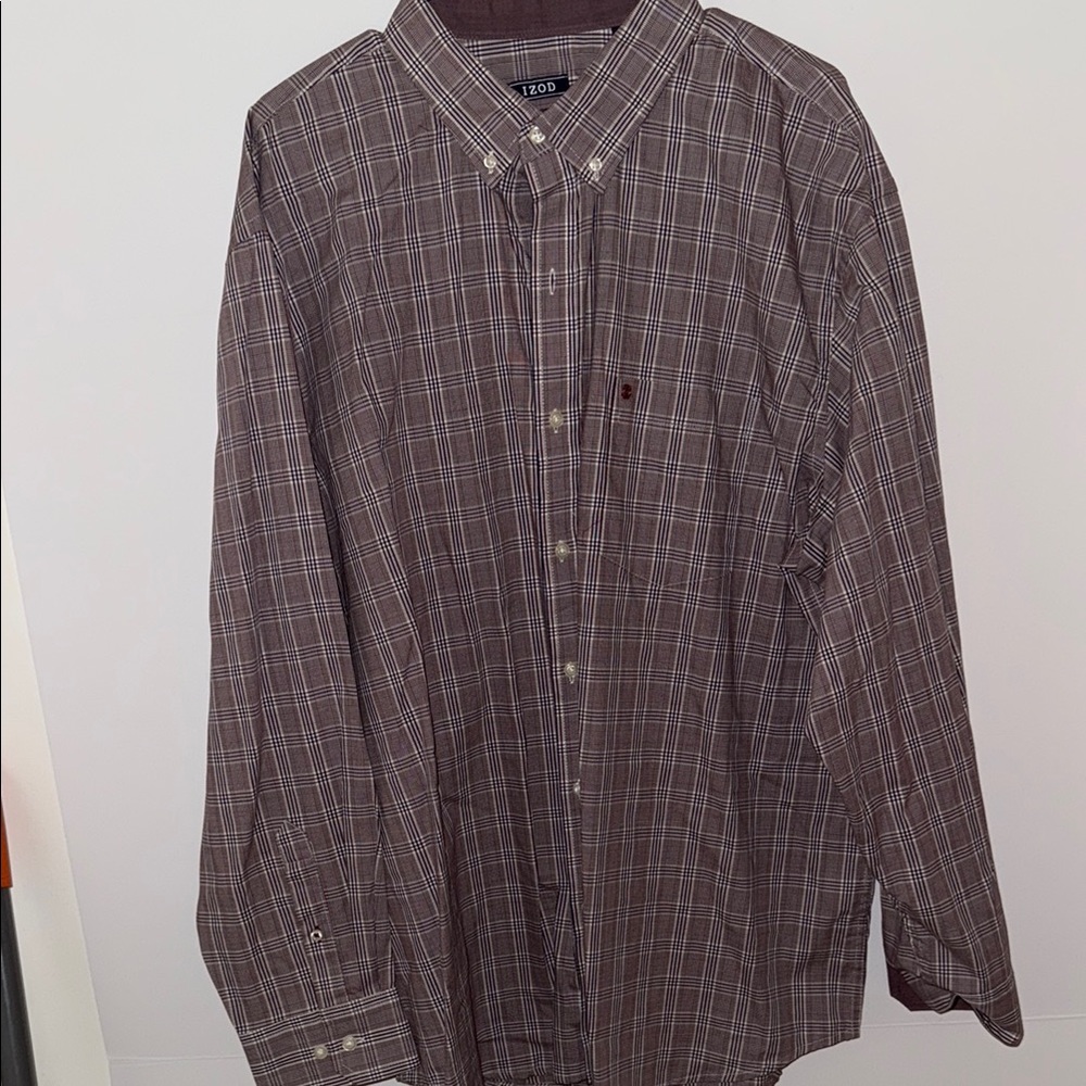 Izod Cream and White Casual Button Down Shirt